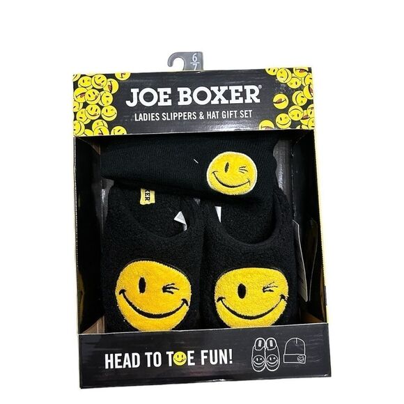 Joe Boxer Shoes - Joe Boxer Women”s Smiley Face Slipper and Hat Gift Set